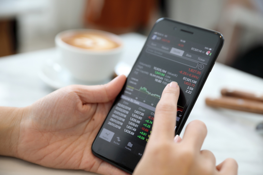 Trading Apps machen den Handel am Smartphone für jeden zugänglich.