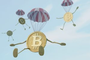 Bitcoin-Münzen an Fallschirmen (Foto: freepik) - Bitcoin: Kurs auf Achterbahnfahrt! Das Prognose Update