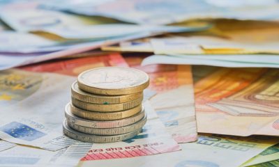 Euro-Bargeld, Geldmünzen und Scheine (Foto: freepik, ededchechine)