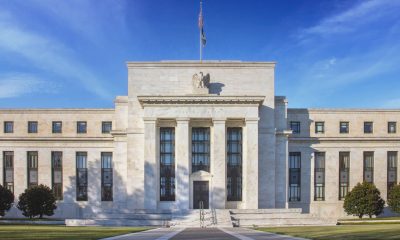 Gebaeude der USA Notenbank Fed in Washinton - Leitzins Entscheid Prognose 2024 (Foto: Freepik, mrchungg)