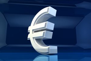 Weisses Euro-Zeichen in 3-D (Foto: Freepik, whitevector) - Eurozone Inflation aktuell: Preis-Entwicklung in Januar 2024 und Zins-Ausblick