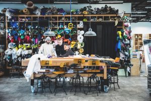 MakerLab von adidas - Ort zum Experimentieren (Foto: adidas/Hannah Hlavacek) - Adidas Quartalszahlen: nach West-Abgang mit neuem CEO – Prognose und Übersicht
