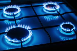 Blaue Flammen eines Gasherds - Mittelstand unzufrieden mit Vorschlägen der Gaskommission