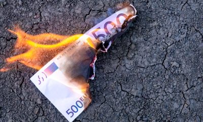 Brennender 500-Euro Geldschein