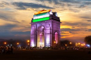 Wahrzeichen India Gate in Neu-Delhi (Foto: Freepik, superstarphoto) - Wird Indien China übertrumpfen? Die Wirtschaftsmächte im Vergleich