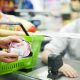 Problem Inflation: Geöffenetes Portemonnai an der Supermarktkasse (Foto: freepik, gpointstudio)