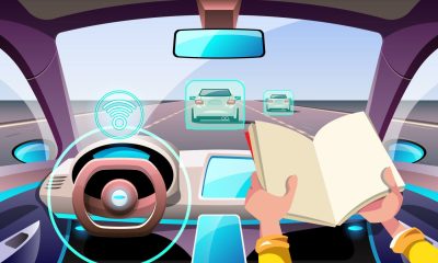Illustration Fahrt in autonomen Auto (Foto: freepik, jcomp)