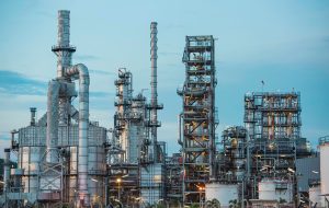 Chemische Industrie (Symbolbild, Foto: freepik, noomcpk) - BASF Bilanz 2022: China im Fokus und Kritikerin Dubourg geht und Stellenabbau erwartet